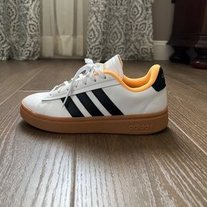 Addidas Grand Court Alpha ‘White Flash Orange’